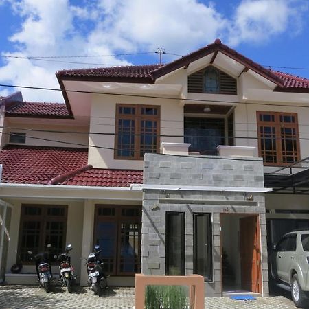 Hotel Omah Sastro 2 à Yogyakarta Extérieur photo