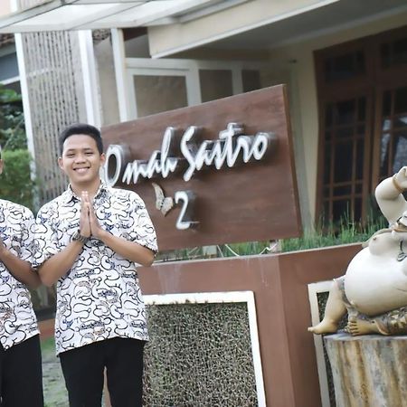 Hotel Omah Sastro 2 à Yogyakarta Extérieur photo